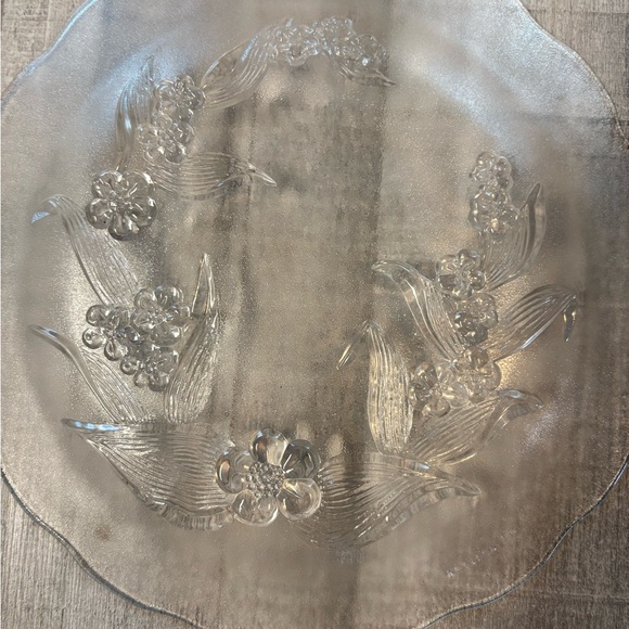 Set of two Vintage KIG Indonesia 9 1/2 inch Frosted Glass Floral Dinner Plate - Picture 3 of 4